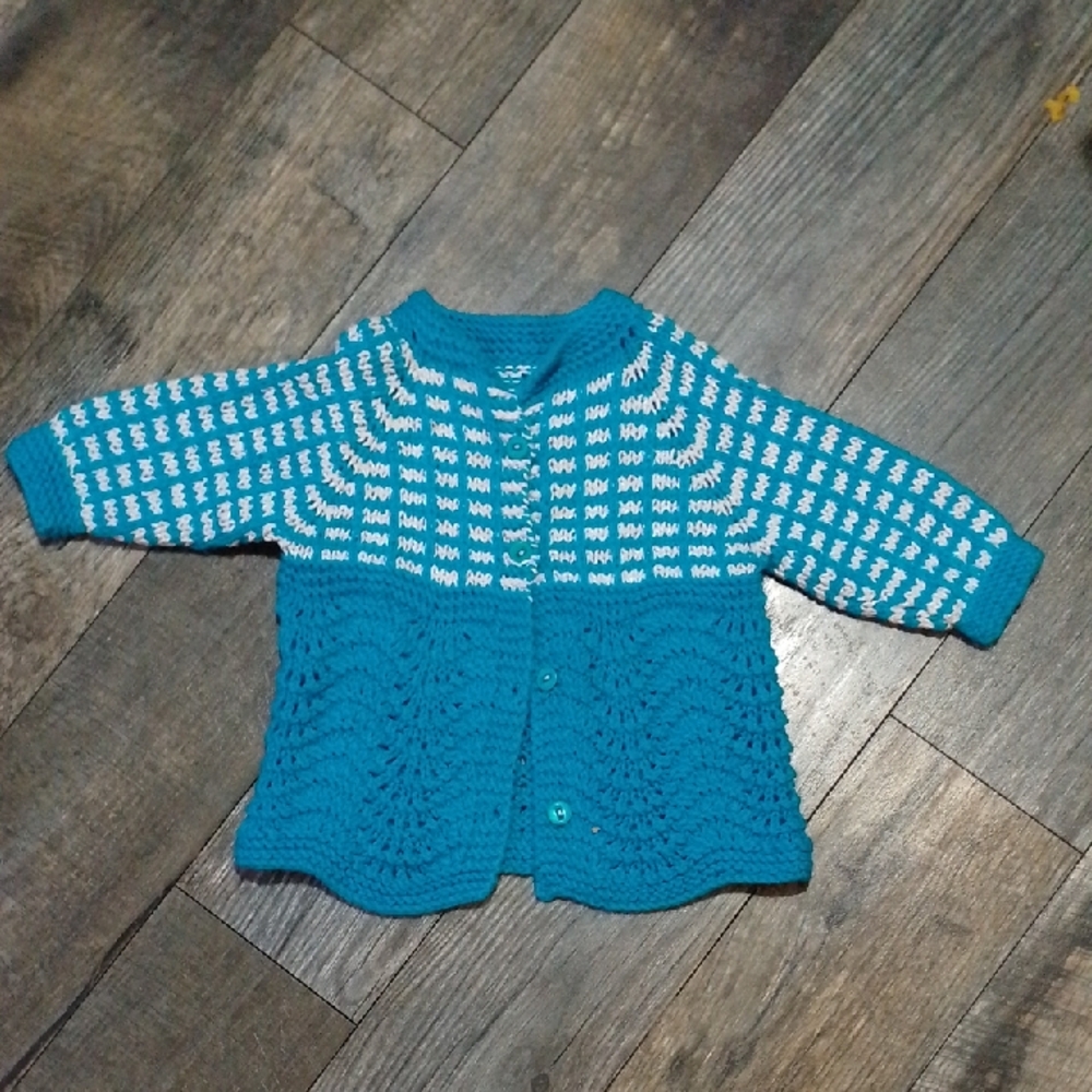 Beautiful Baby Blue And White Hand Knit Sweater Boy Or Girl Baby 9-18 M